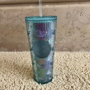 🆕 Starbucks 2022 Mermaid 
Iridescent Rainbow Tumbler
Venti Limited Edition 💜💙
